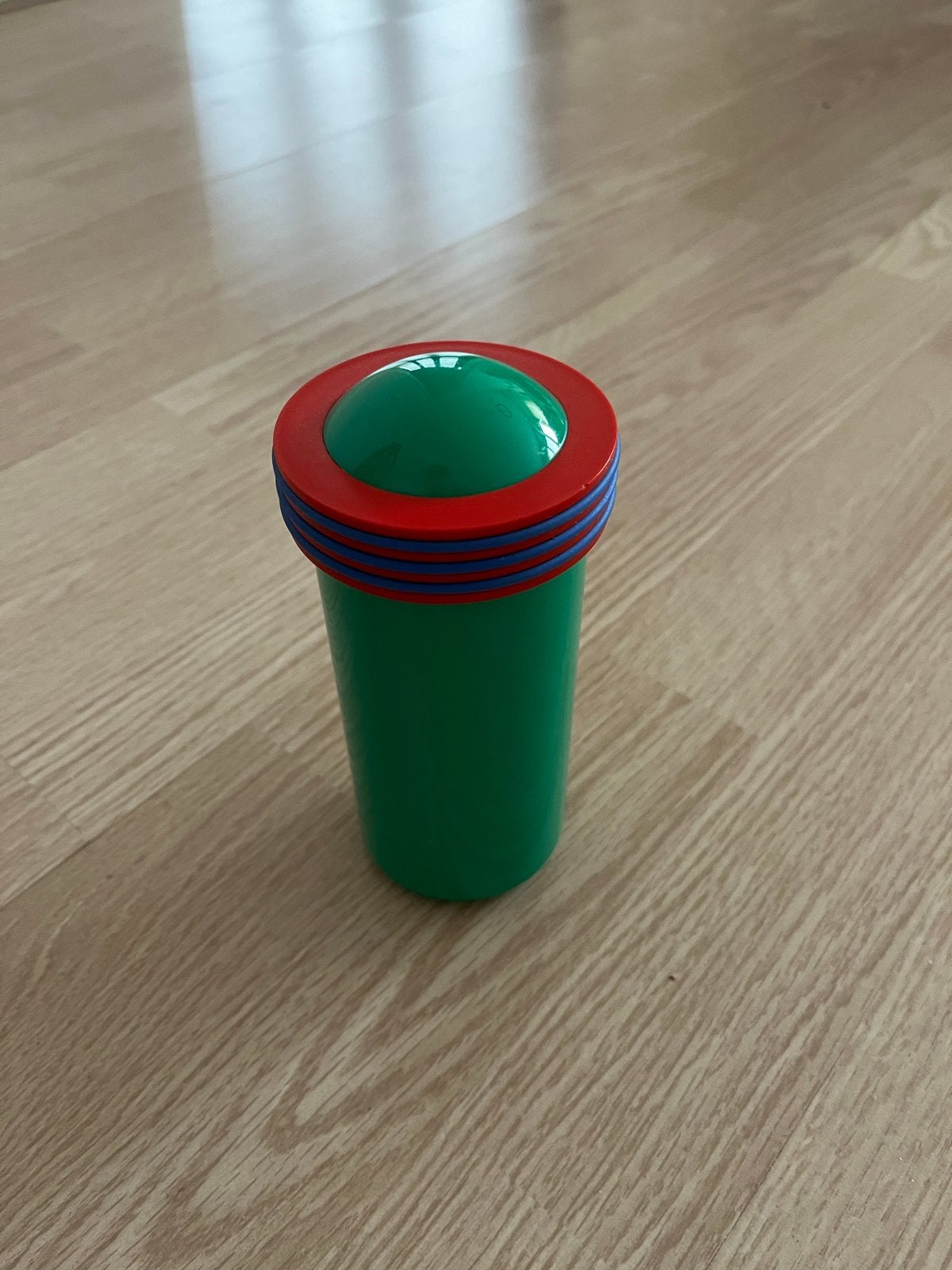 Vintage Mepal schoolbeker jaren '80 - Groen met rood/blauw, Ophalen of Verzenden