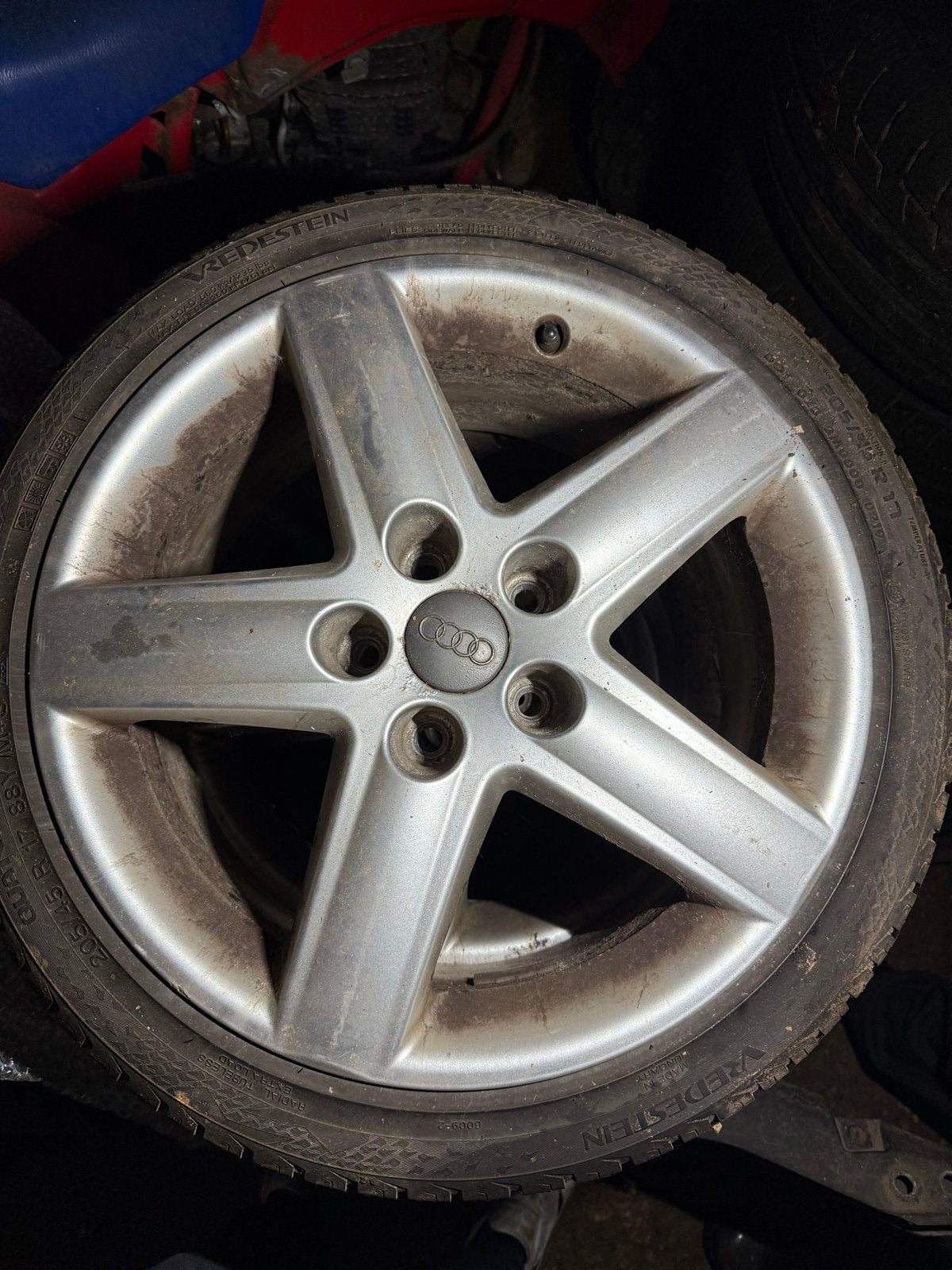 Audi Velgen met All Season Banden - 205/45 R17, Ophalen, Gebruikt