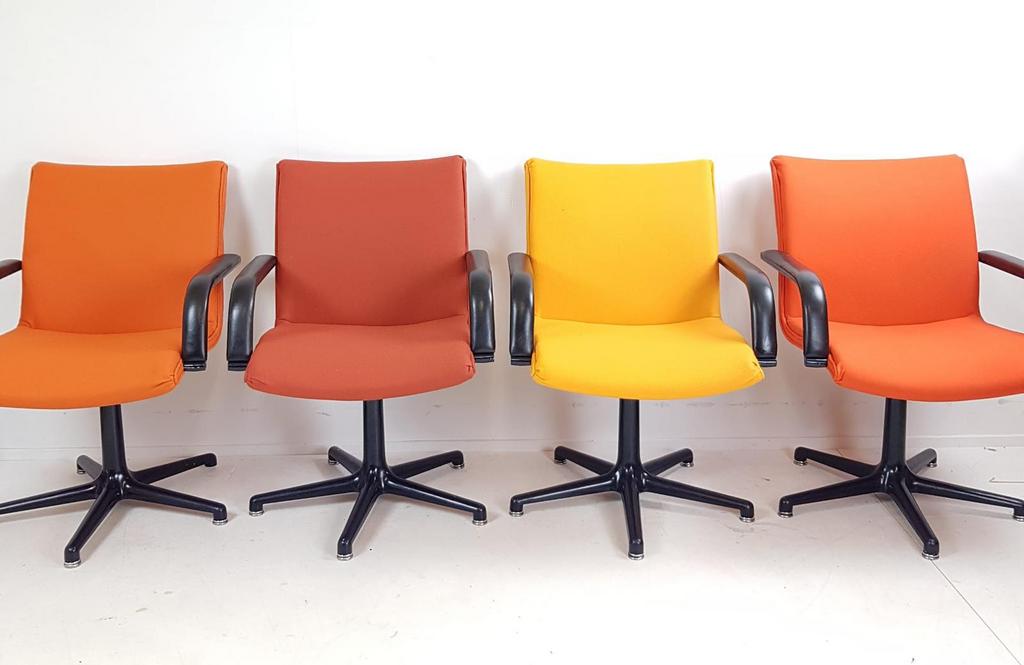 Artifort bureaustoelen oranje | Setprijs bureau stoelen, Gebruikt, ., Zwart, Ophalen of Verzenden
