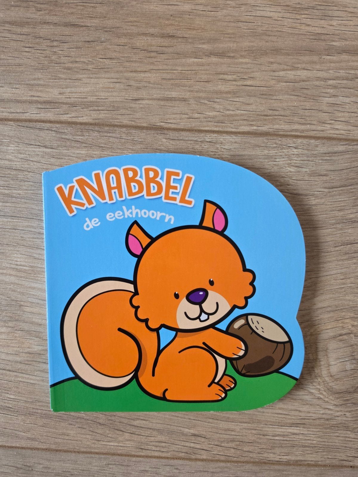 Knabbel de eekhoorn klein dik karton boekje nieuw, Ophalen of Verzenden, Nieuw