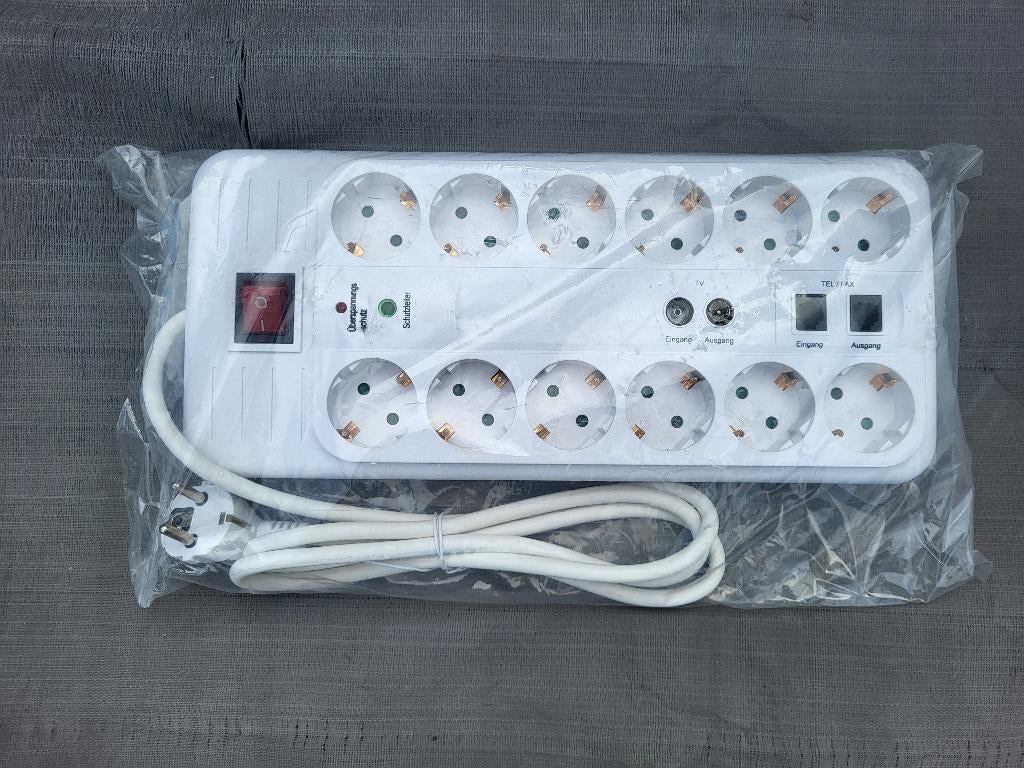 12-voudig stekkerdoos wit, Doe-het-zelf en Verbouw, Elektra en Kabels, Ophalen of Verzenden, Nieuw, Stopcontact