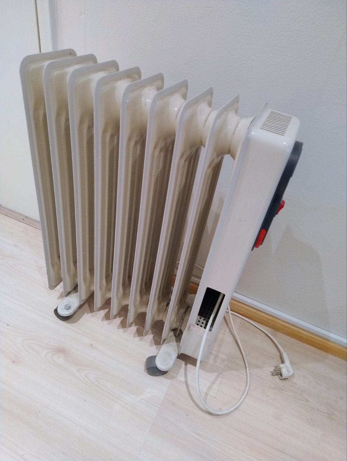 Bestron Oliegevulde Radiator - Draagbare Elektrische Kachel, Ophalen, Gebruikt, Radiator, 60 tot 150 cm