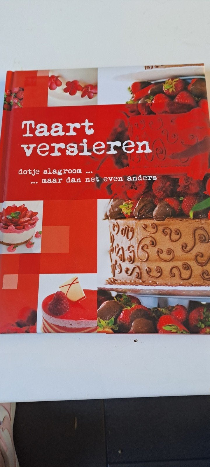 Taart versieren: dotje slagroom... maar dan net even anders, Boeken, Ophalen of Verzenden, Zo goed als nieuw, Taart, Gebak en Desserts