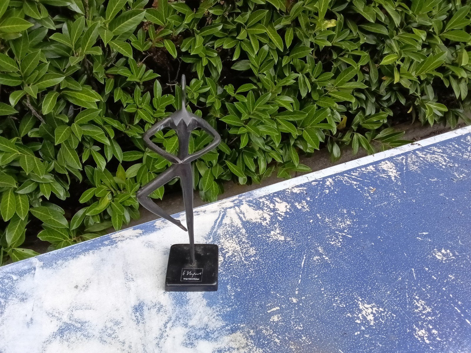 Bronzen beeldje 'Danseres' van Radini Khadique, Minder dan 20 cm, Ophalen of Verzenden, Brons, Zwart