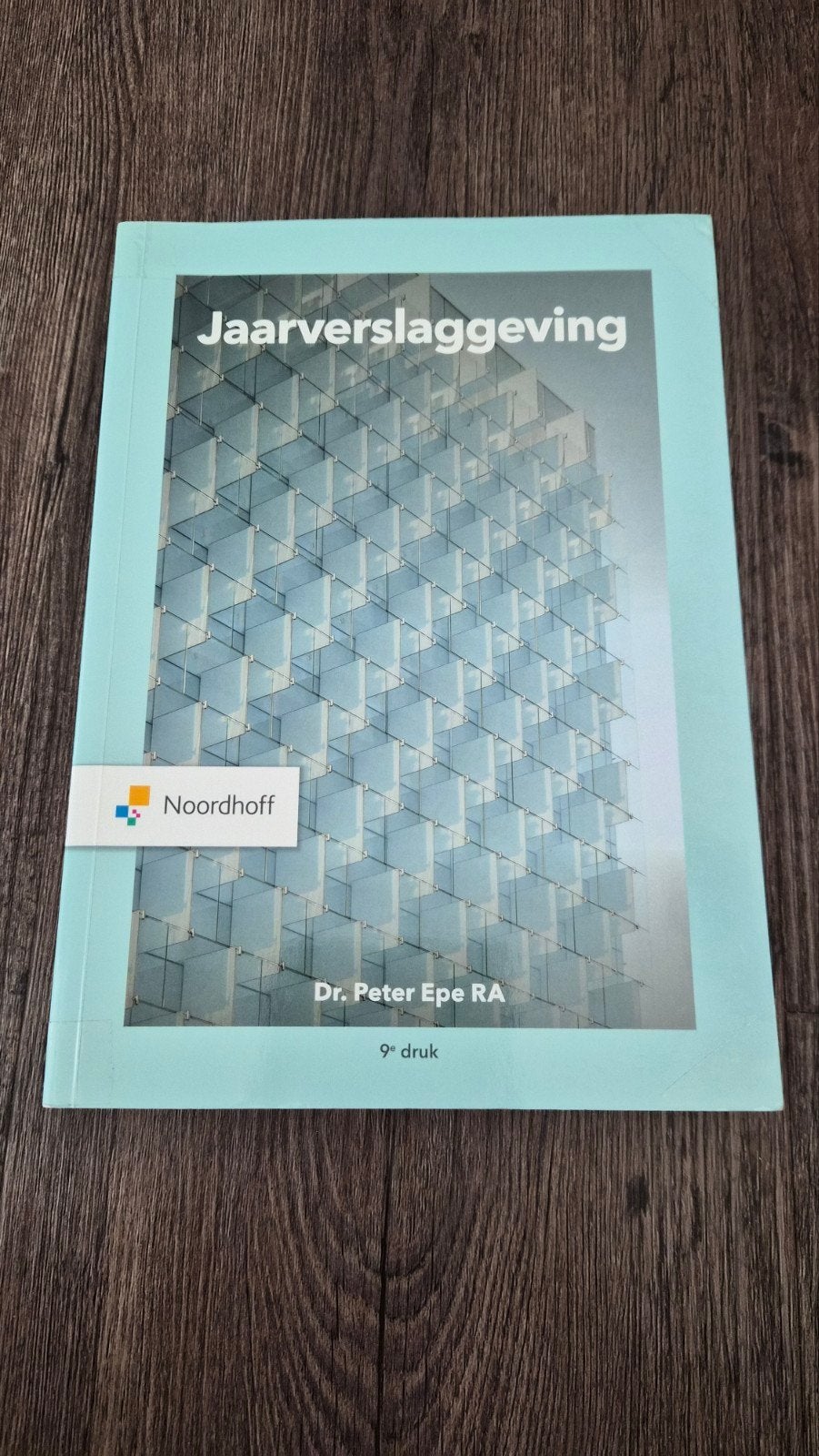 Peter Epe - Jaarverslaggeving, Economie, Ophalen of Verzenden, Zo goed als nieuw, Peter Epe