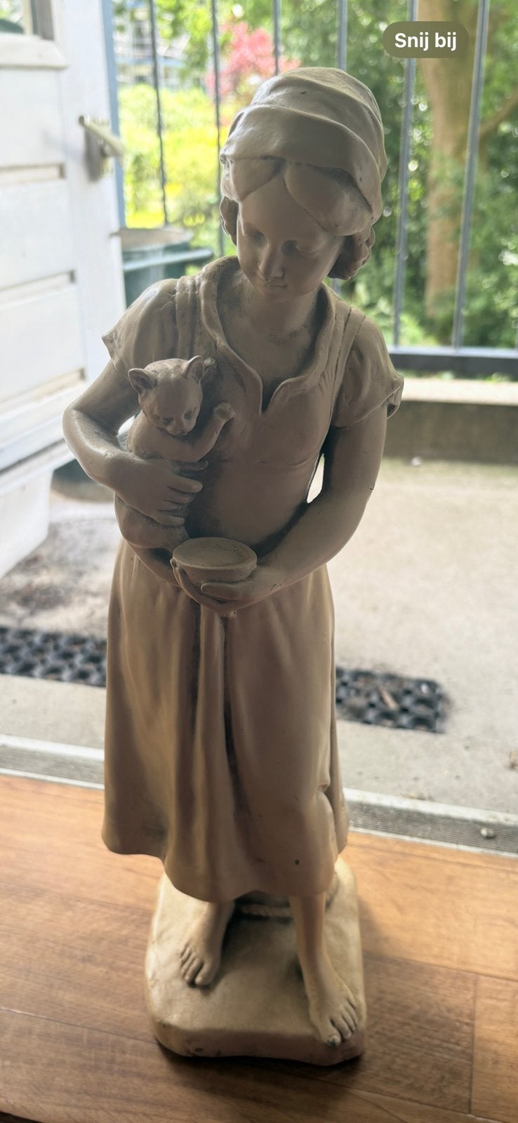 Antiek beeld "Meisje met poes", Ophalen