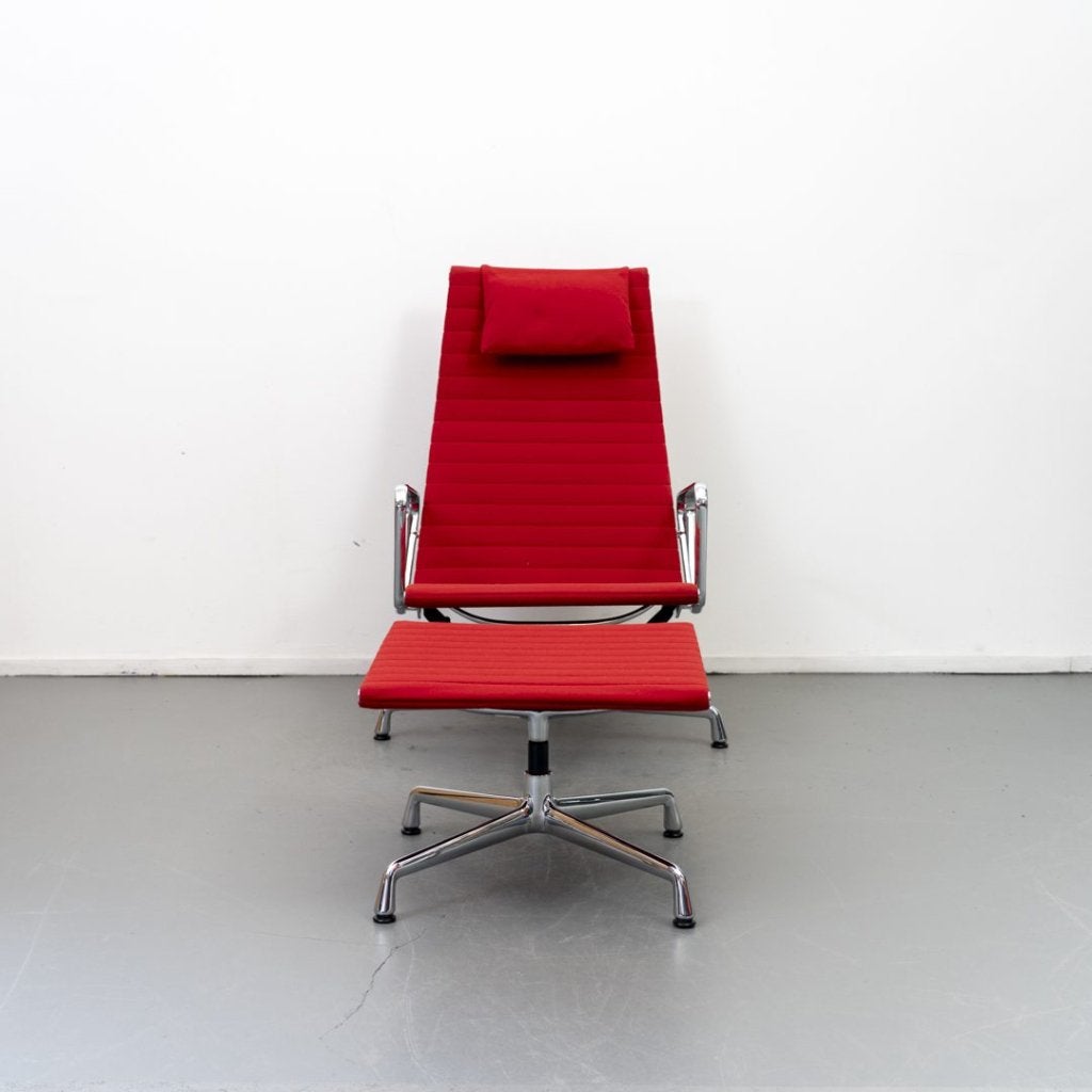 Vitra EA 124 Fauteuil Rood Hopsak - Chroom + Hocker, Huis en Inrichting, Fauteuils, Niet ingevuld, Zo goed als nieuw, Niet ingevuld