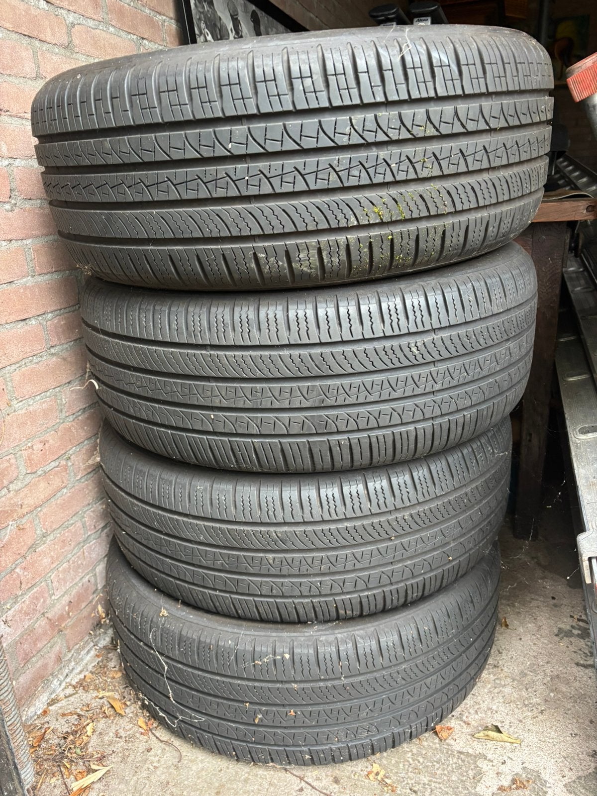 Pirelli banden 4x all season, Ophalen, 235 mm, All Season, Band(en)