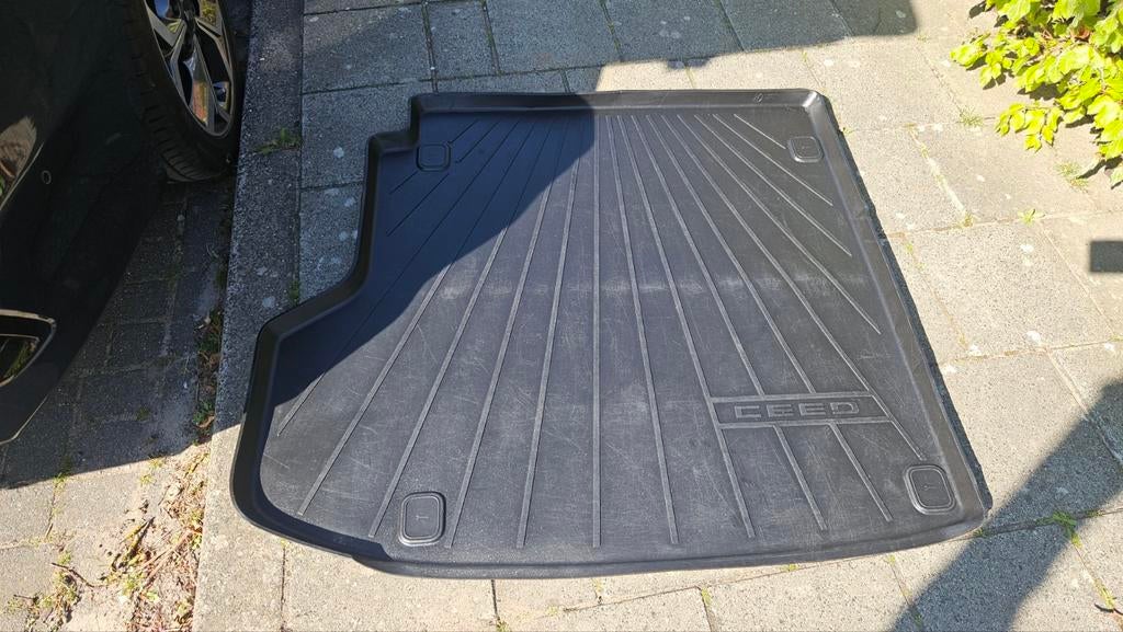 Kofferbakmat Kia Ceed SW PHEV, Ophalen, Gebruikt