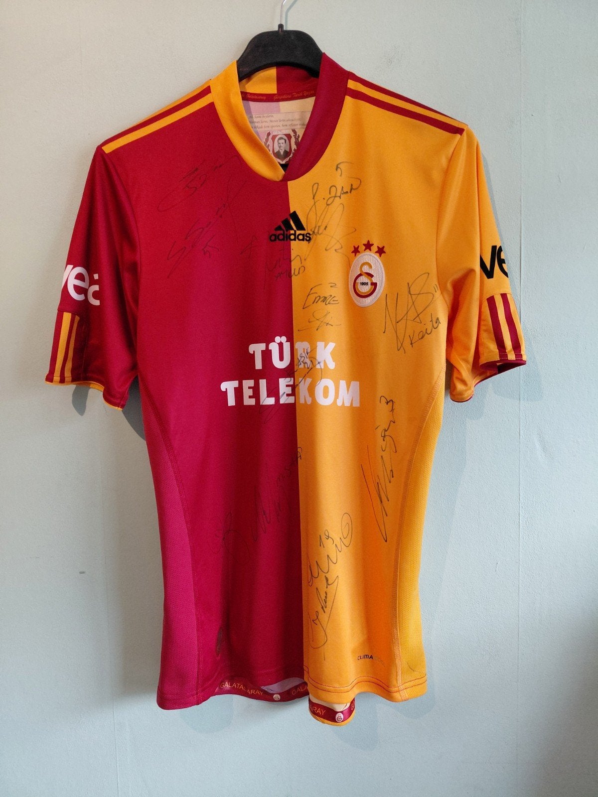 Gesigneerd Galatasaray Voetbalshirt - Maat M, Kleding | Heren, Nieuw, Ophalen of Verzenden, Adidas, Voetbal