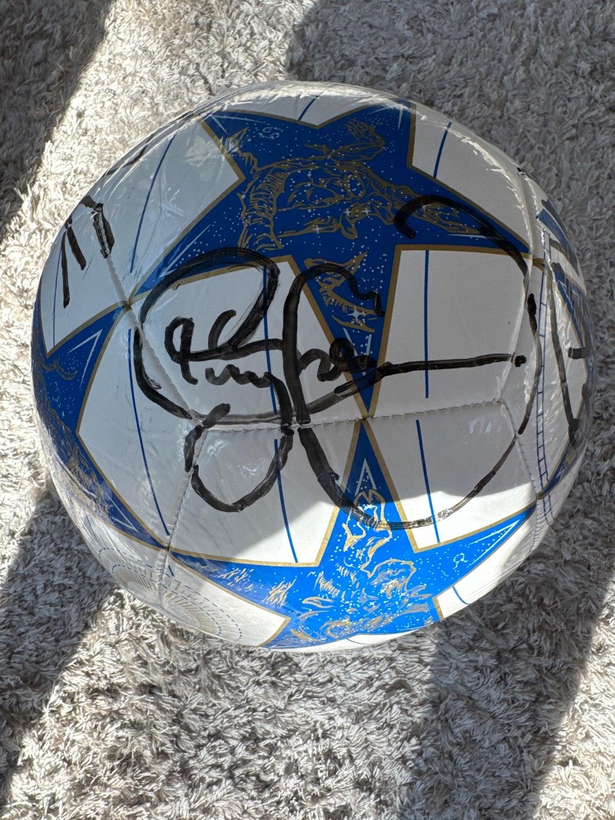 Gesigneerde voetbal Ronaldo, Lewandowski, Neymar, Sport en Fitness, Voetbal, Verzenden, Zo goed als nieuw, Bal