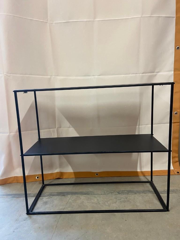bijzetkastje mat zwart, Ophalen, Metaal of Aluminium, Nieuw, 55 tot 70 cm