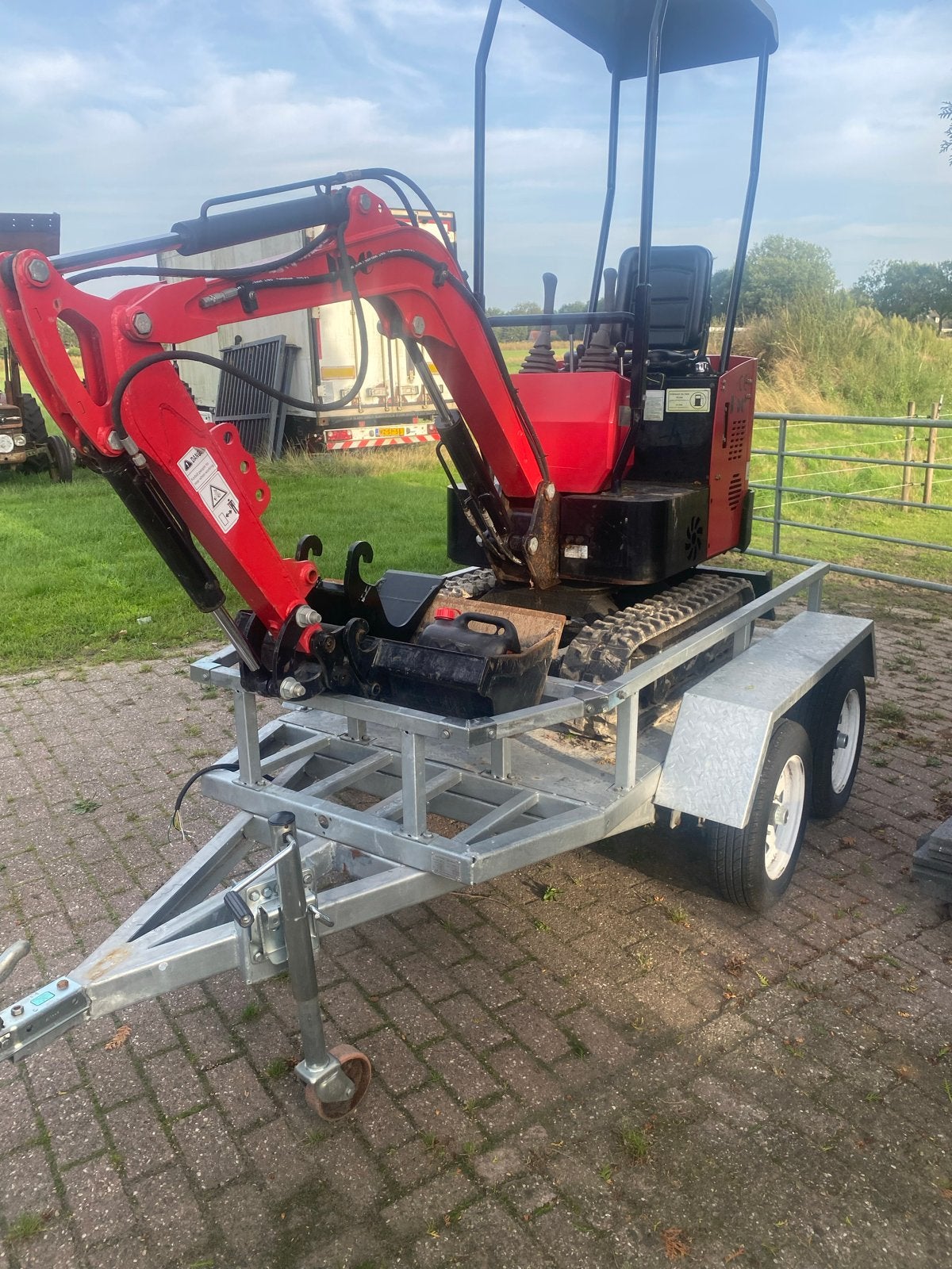 Minigraafmachine met aanhanger - Perfect voor kleine klussen, Ophalen, Zo goed als nieuw