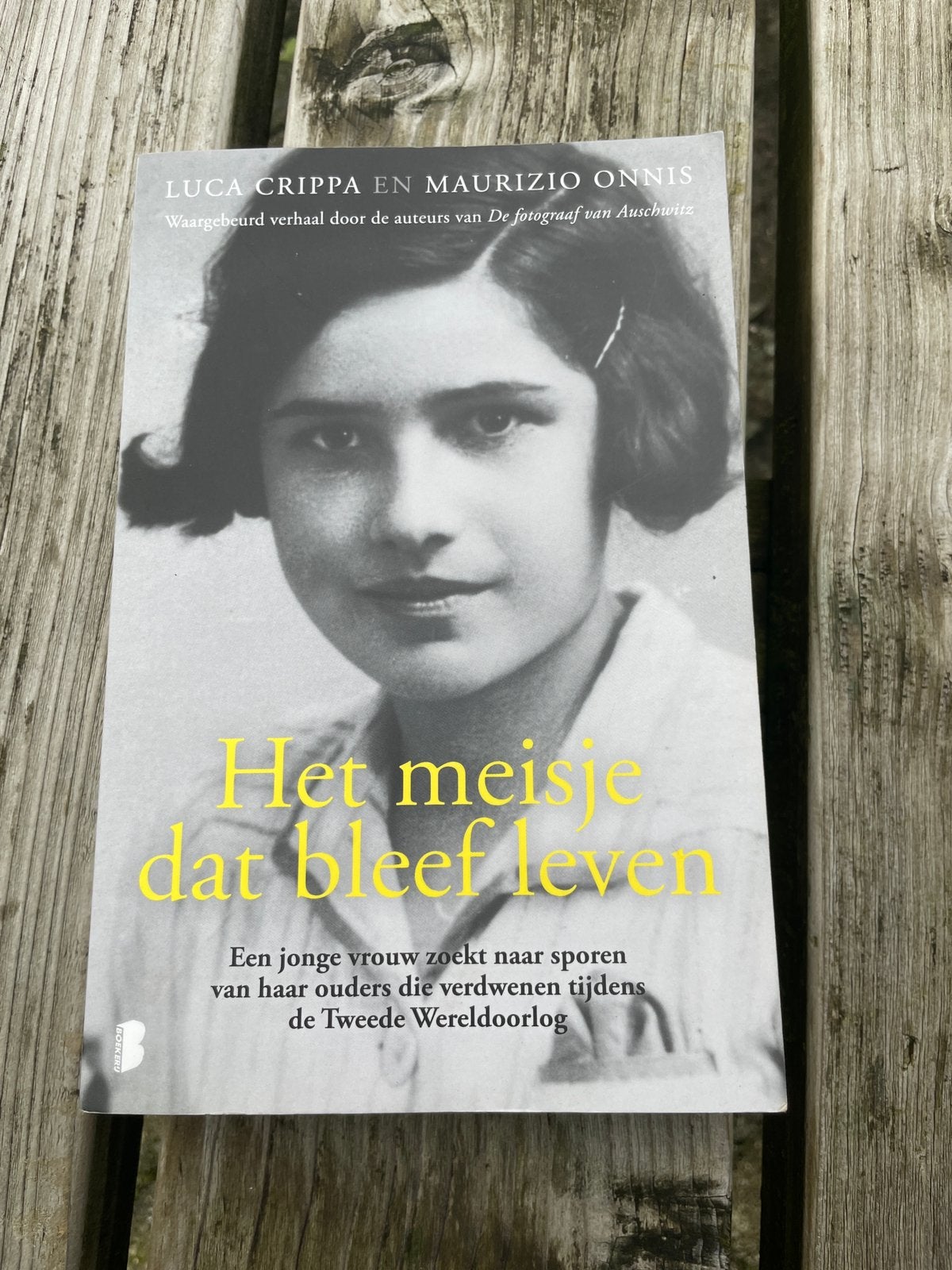 Het meisje dat bleef leven - Luca Crippa en Maurizio Onnis, Ophalen of Verzenden, Zo goed als nieuw, Overige