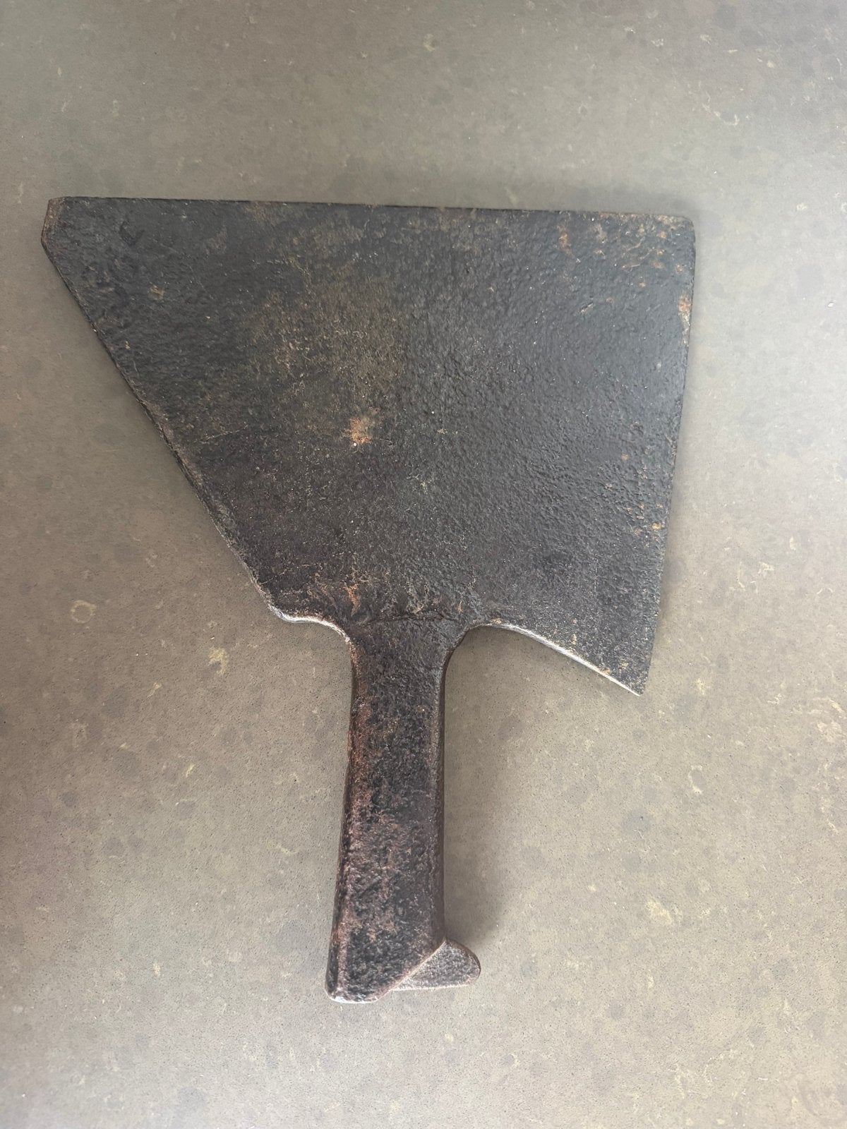 Antiek gesmeed vleeshakmes / Franse slagershakbijl, Verzenden