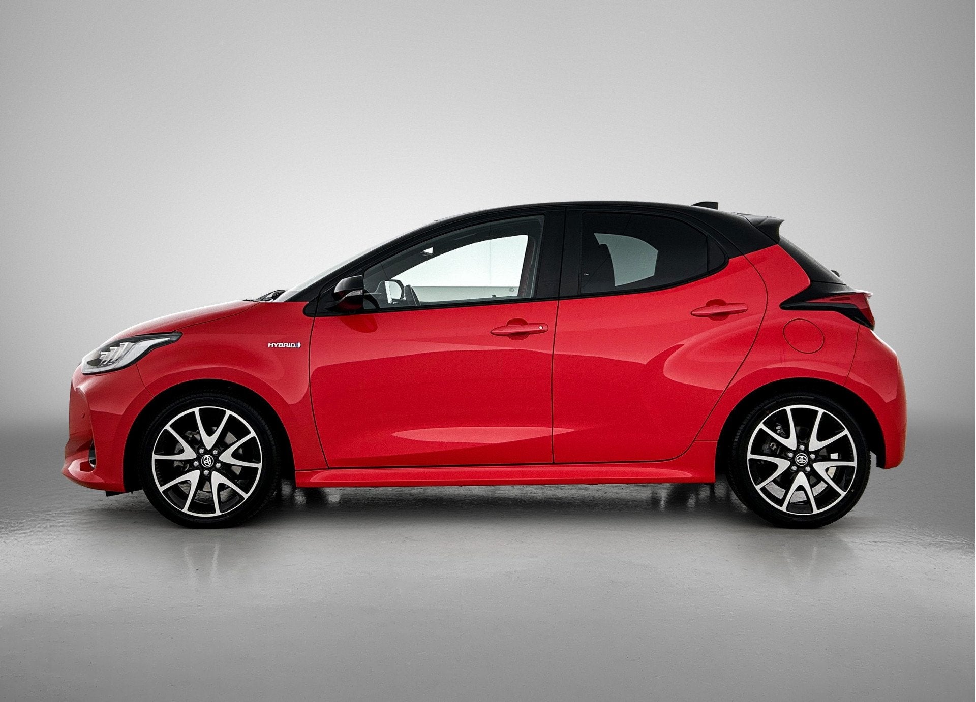 Toyota Yaris 1.5 Hybrid Launch Edition | Navigatie | Parkeer, Auto's, 12 maanden, 450 kg, Gebruikt, 49 €/maand