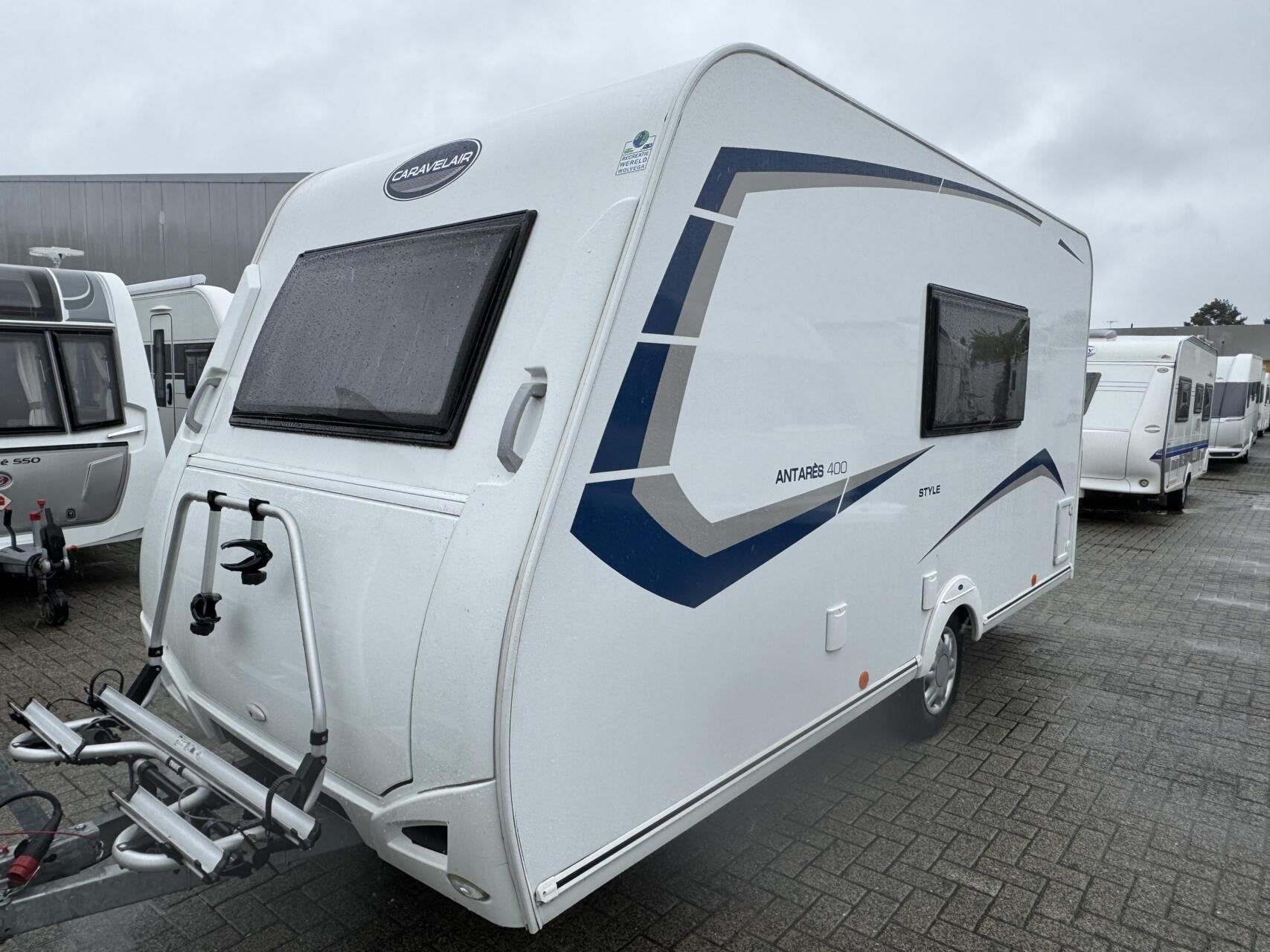 Foto 20 van CARAVELAIR ANTARES STYLE 400, DWARSBED, TREINZIT, VOORTENT,