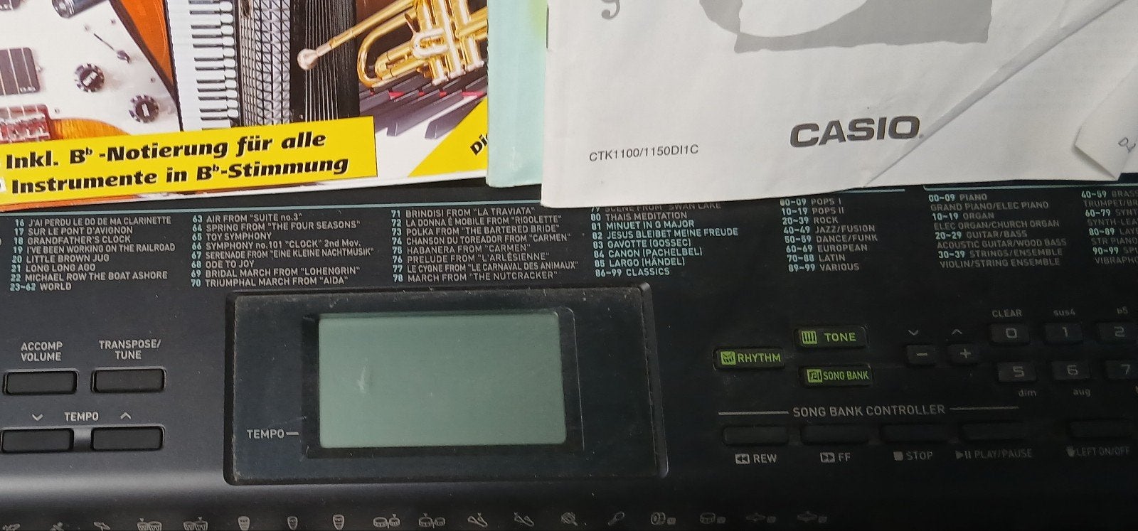 Casio CTK-1100 keyboard met standaard en boeken, Ophalen, Casio, 61 toetsen, Aanslaggevoelig
