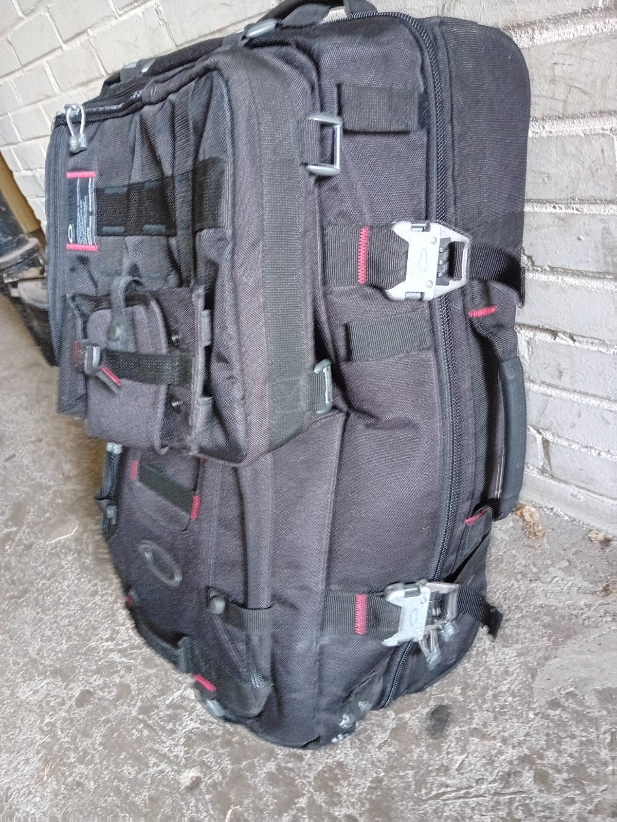 Oakley Tactical Field Gear Trollkoffer met afneembare tas, 40 tot 60 cm, Wieltjes, 20 tot 30 cm, Zwart