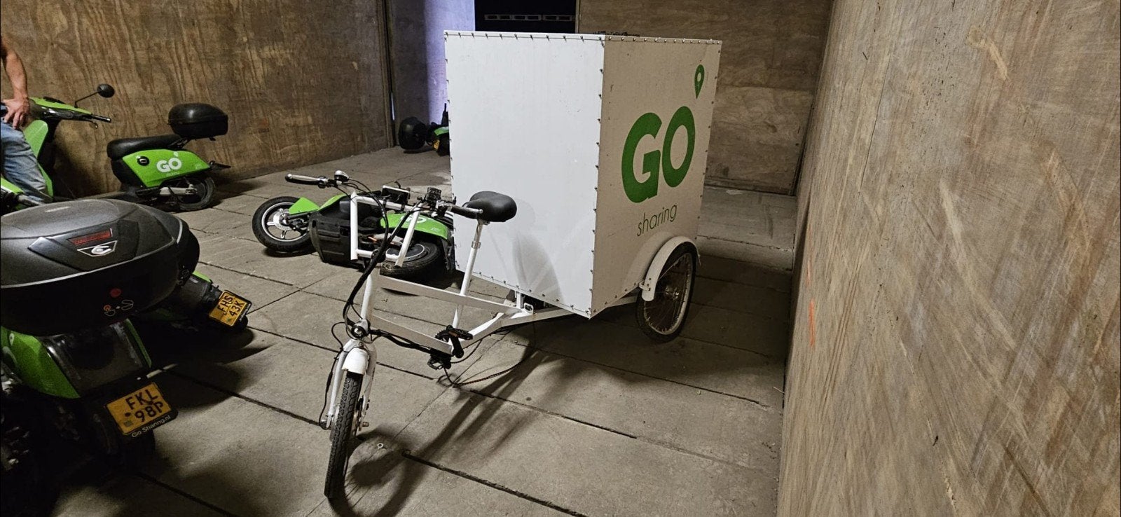 opknapper Bakfiets met trapondersteuning. werking onbekend, Gebruikt, Goederen, Trommelrem, Ophalen