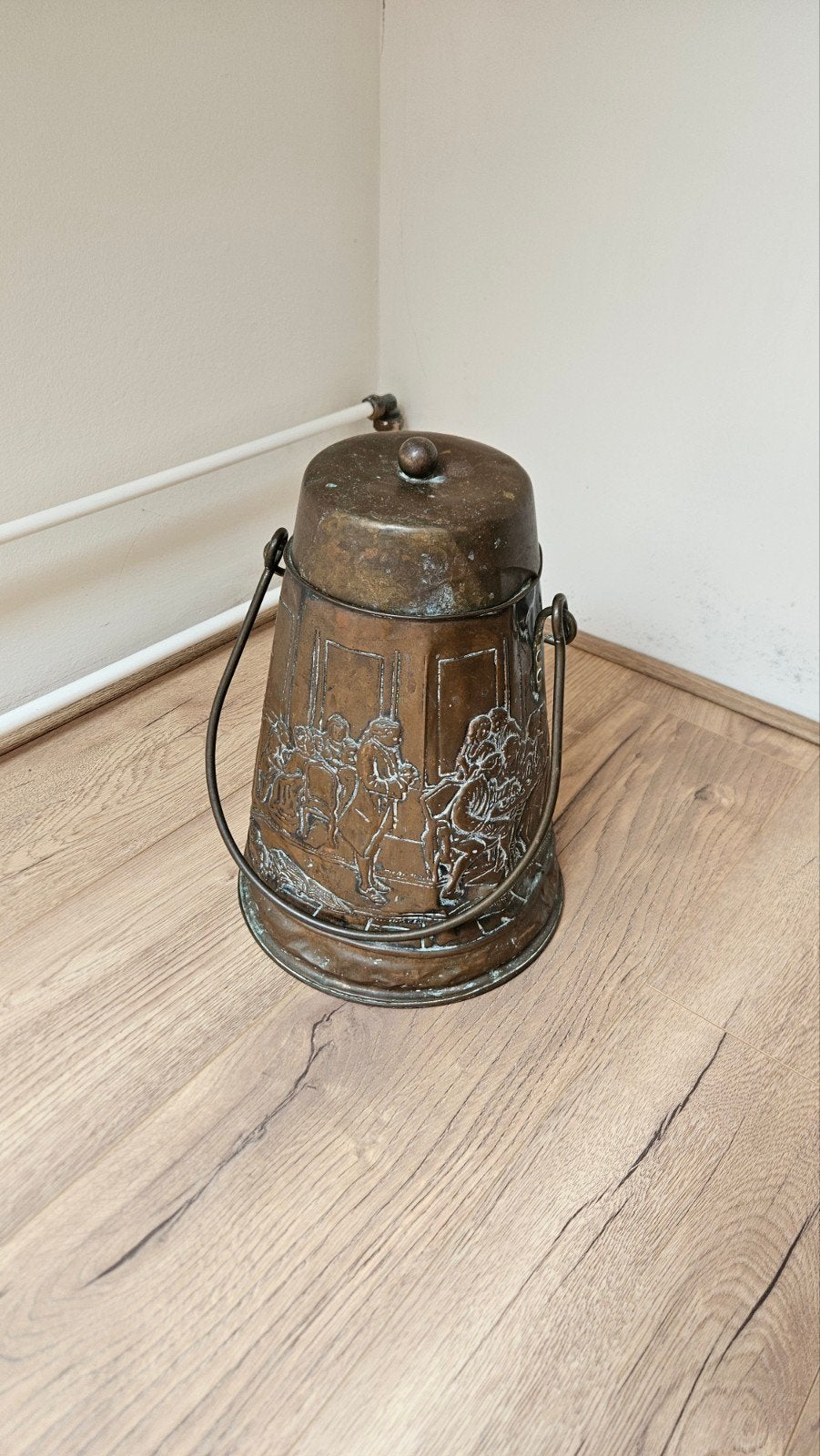 Antieke Koperen Kolenemmer met Reliëf, Ophalen, Koper