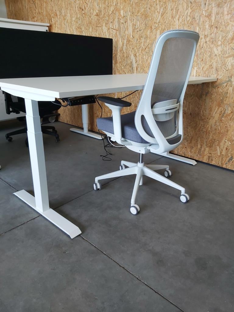 Nieuwe elektrische zit-sta bureaus Aktieprijs OP=OP, Ophalen, Zit-sta bureau, 160 cm, Nieuw