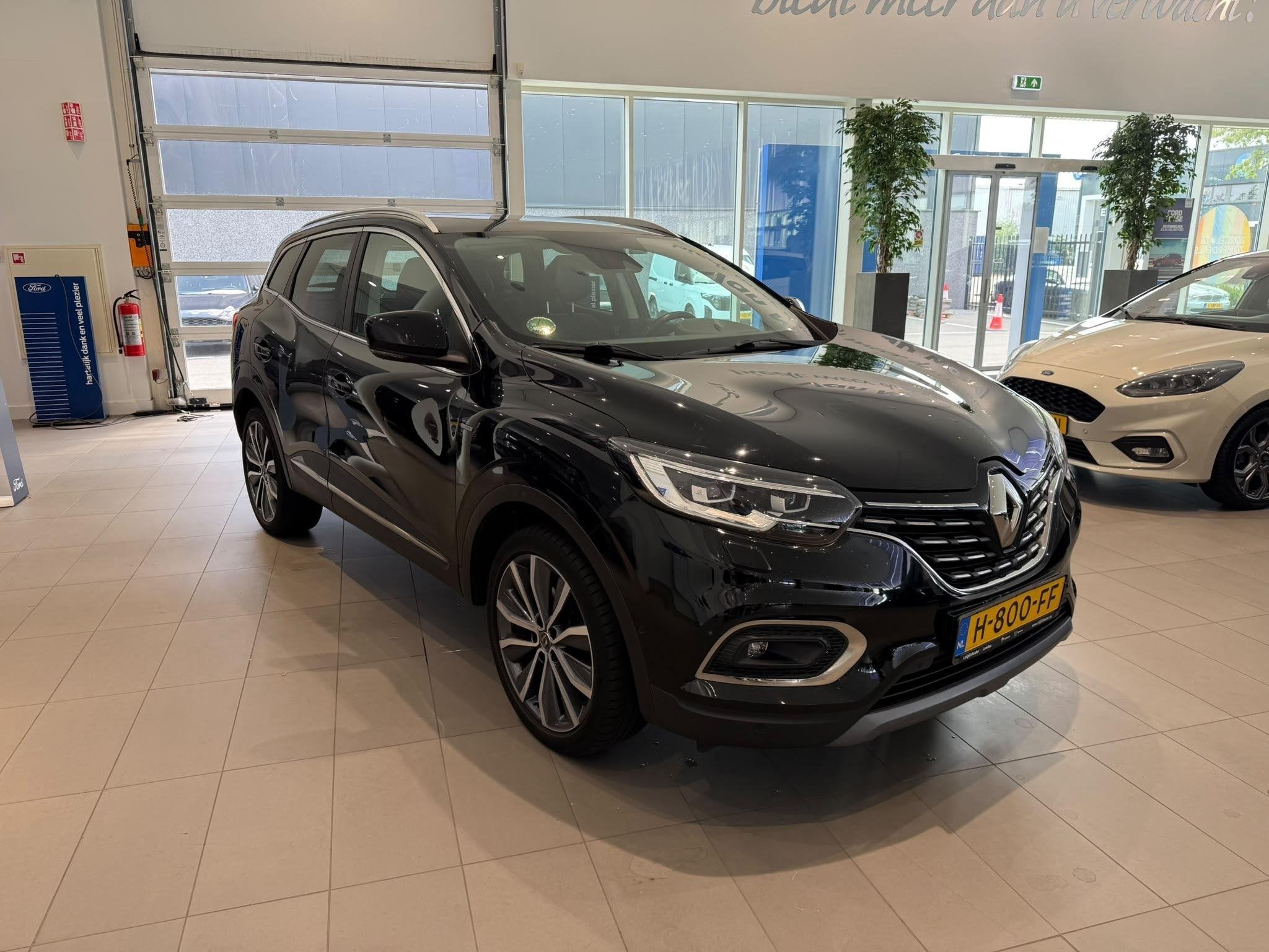 Renault Kadjar 1.3 TCe Black Edition PANORAMA DAK | STOEL VE, Voorwielaandrijving, Gebruikt, 4 cilinders, Alcantara