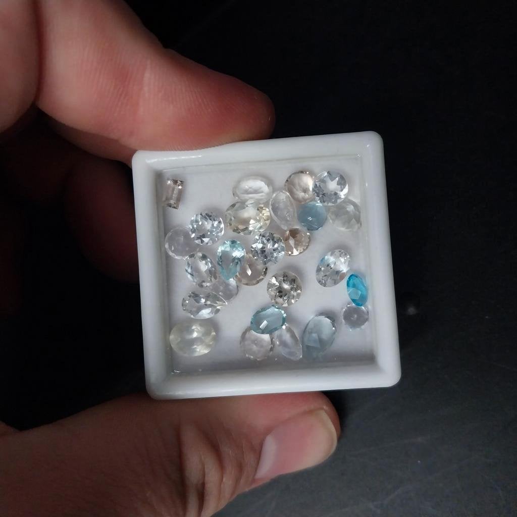 Gemengd doosje blauw en wit topaas, Ophalen of Verzenden, Zo goed als nieuw