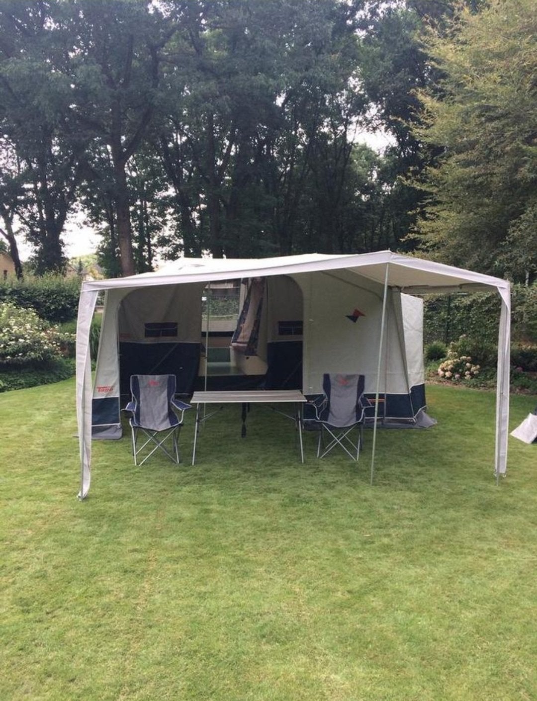 Tago vouwwagen met voortent en luifel, Ophalen, Trigano, Aanwezig, Meer dan 6