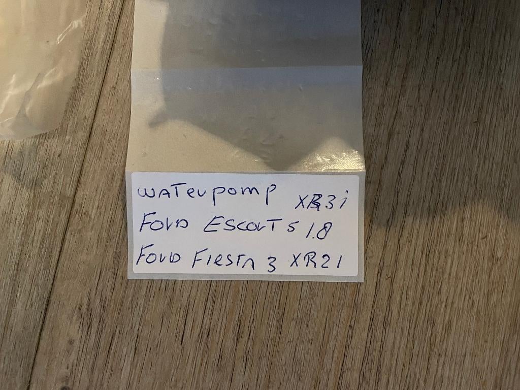 Nieuwe waterpomp Ford Fiesta XR2 Ford Escort XR3, Ophalen of Verzenden, Nieuw, Ford