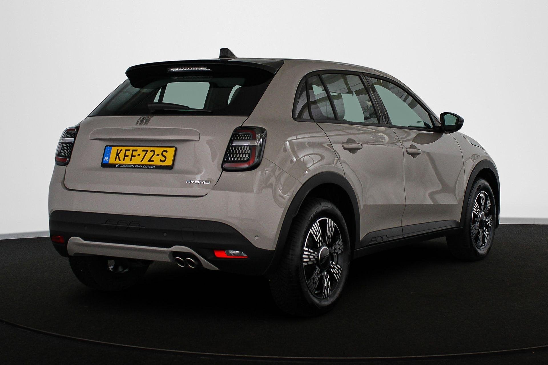 Fiat 600 1.2 Hybrid Icon Automaat Apple CarPlay 17", Auto's, 145 pk, Stof, 1199 cc, 620 kg