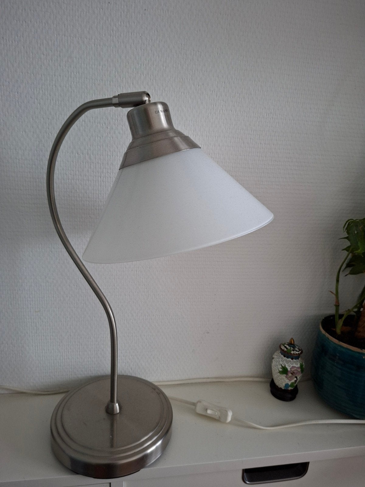 IKEA Kroby Tafellamp - Geborsteld Metaal & Glas, Huis en Inrichting, Ophalen, Bureaulamp, Met schakelaar, E14 (klein)