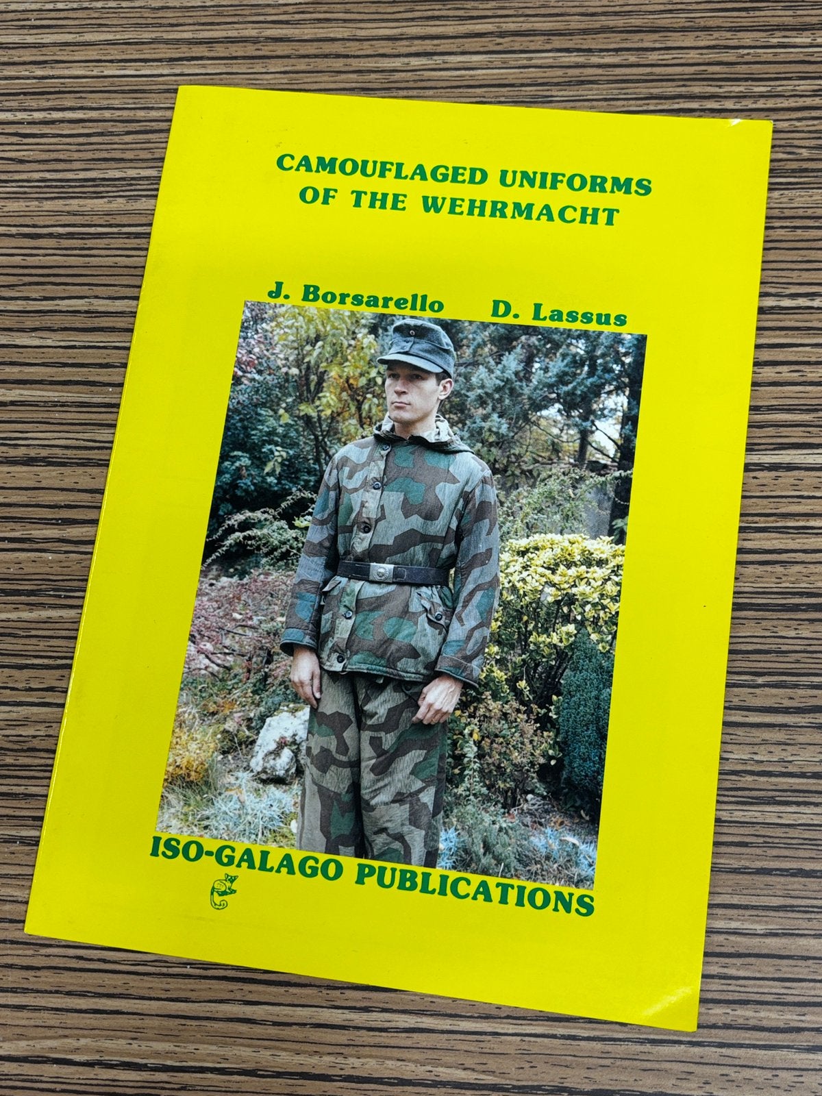 Camouflaged Uniforms of the Wehrmacht, Info@tigermilitaria.com, 5349BV 4, Ophalen of Verzenden, Tiger Militaria