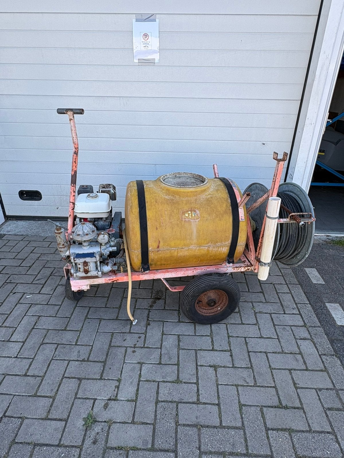 Douven spuit opknapper, Ophalen, Zo goed als nieuw, Benzine
