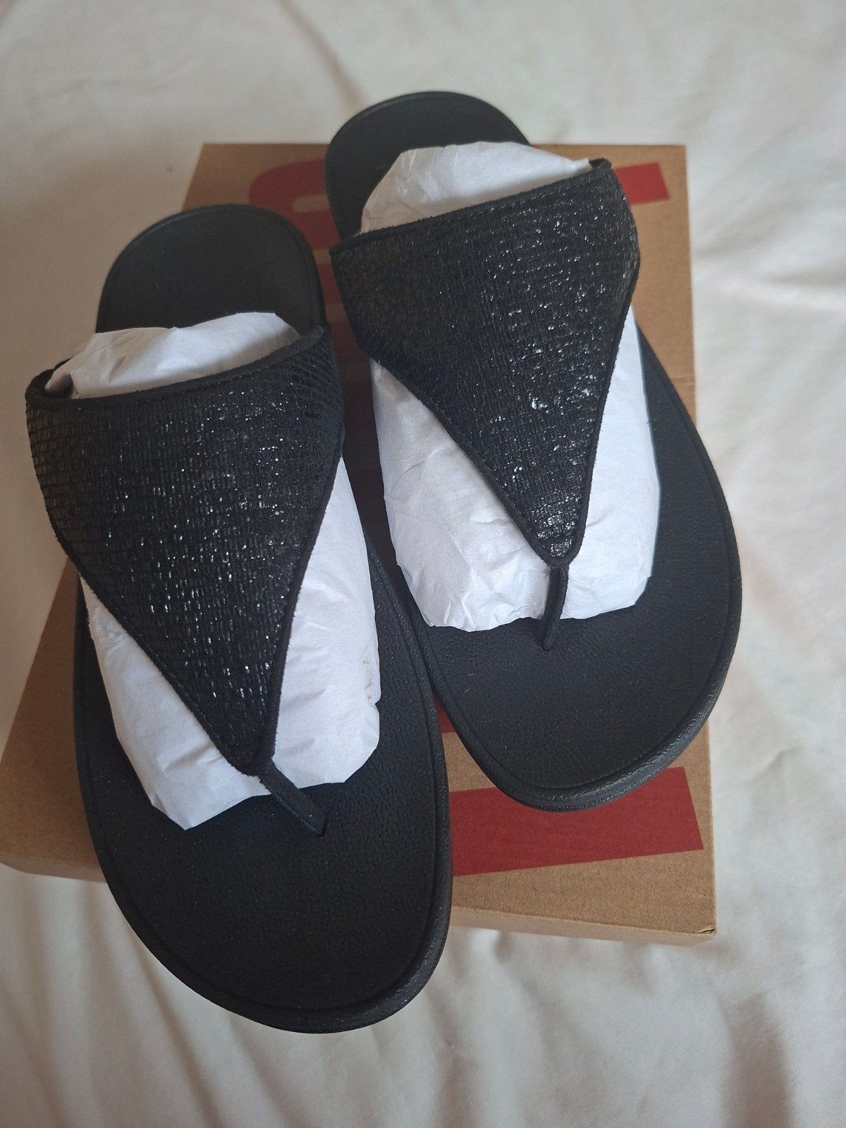 Fitflop Lulu Crinkled-Shimmer Toe Post Sandalen Zwart, Slippers, Zwart, Nieuw, Ophalen of Verzenden