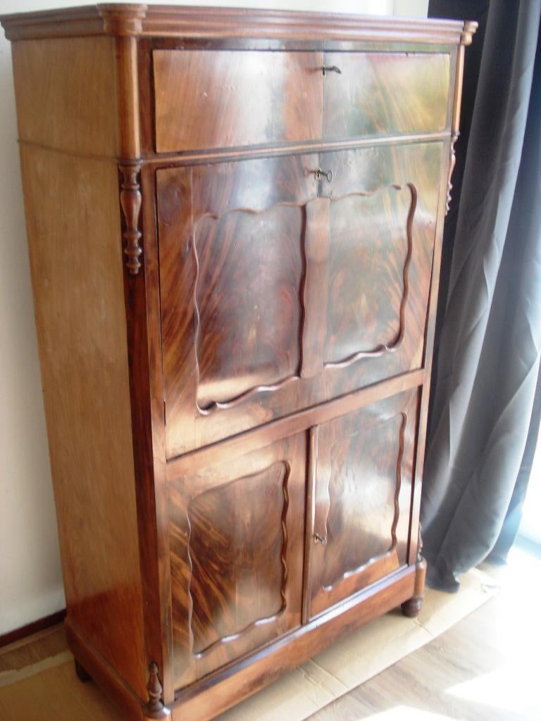 Biedermeier kast, Ophalen