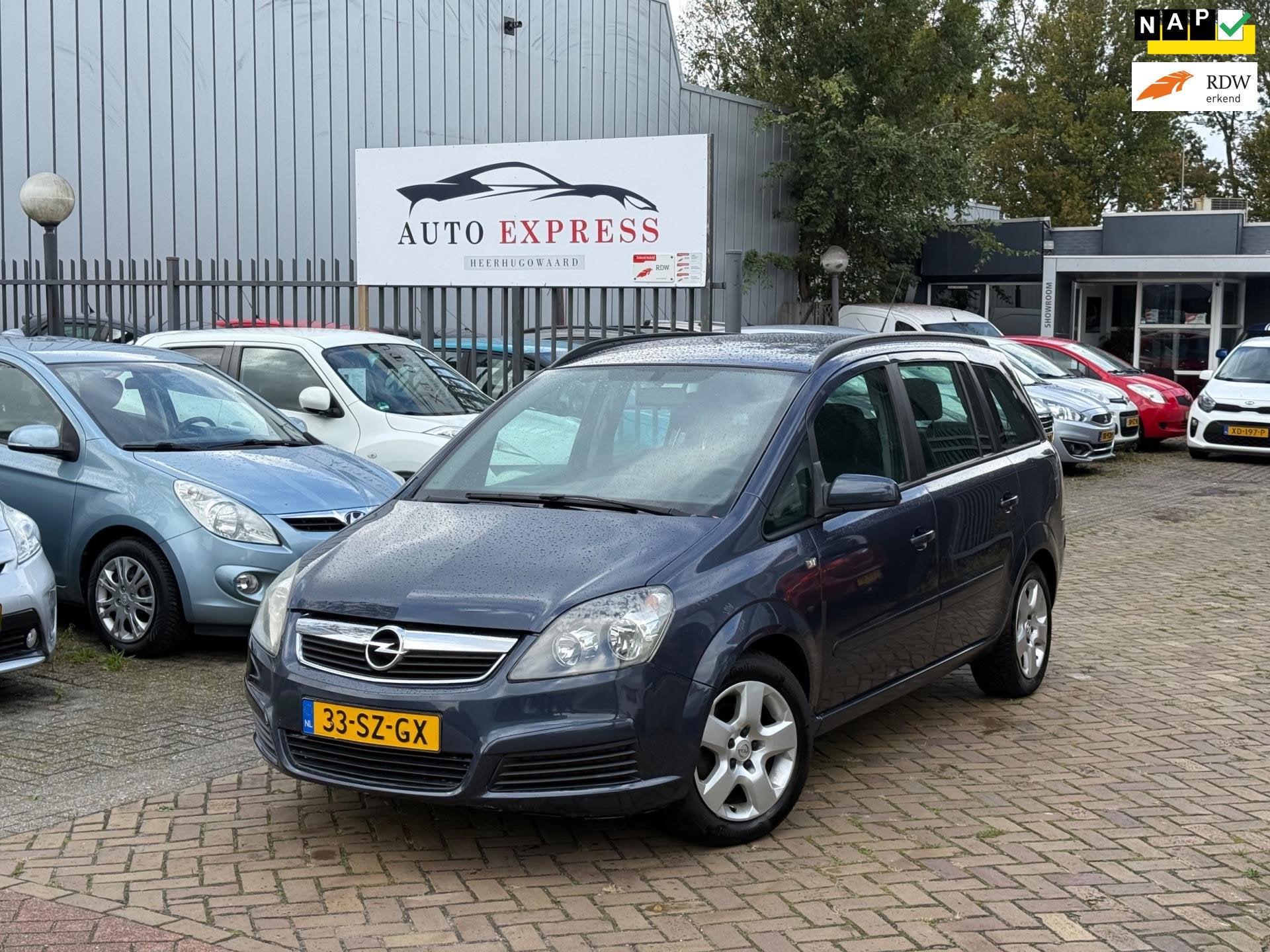 Opel Zafira 1.8 Enjoy/Automaat/7P/Airco/Elek Raam/Nap/Apk/3, Auto's, Gebruikt, 4 cilinders, Origineel Nederlands, Bedrijf
