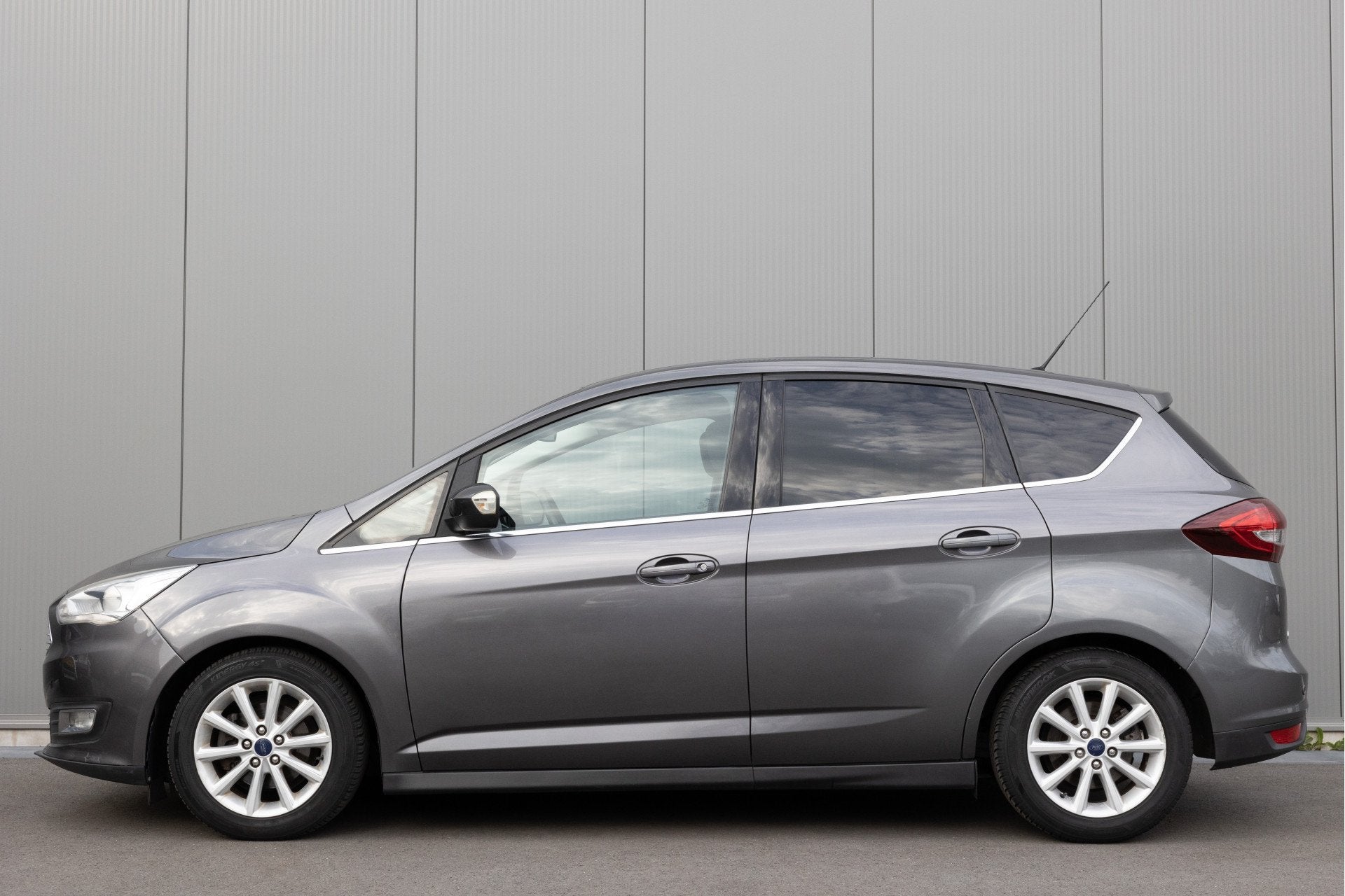 Ford C-MAX Titanium | NIEUWE DISTRIBUTIERIEM | NAVI | KEYLES, Auto's, Gebruikt, Euro 6, Handgeschakeld, 66 €/maand