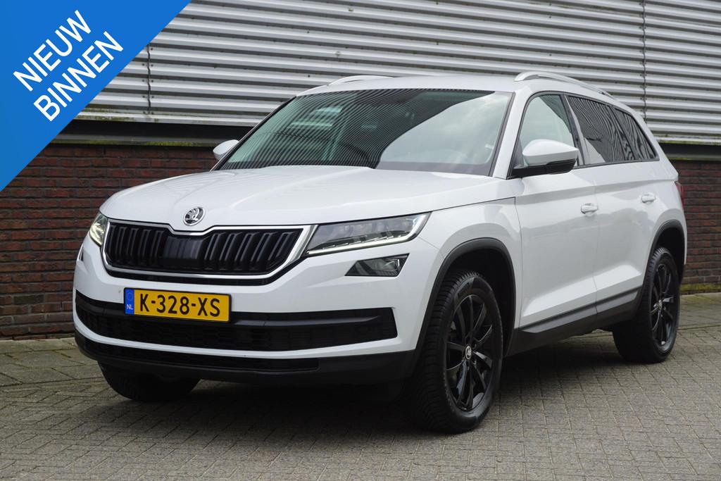 Skoda Kodiaq 1.5 TSI/Wegklapbare trekhaak/Camera/Leer-Stof/, Auto's, Skoda, 4 cilinders, 150 pk, Leder en Stof, Wit