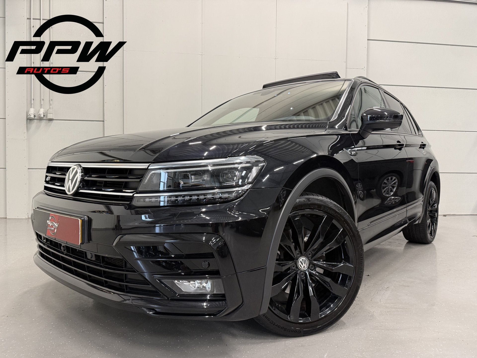 Volkswagen Tiguan 2.0 TSI 4Motion 3x R-Line BLACK PANO/VOL-L