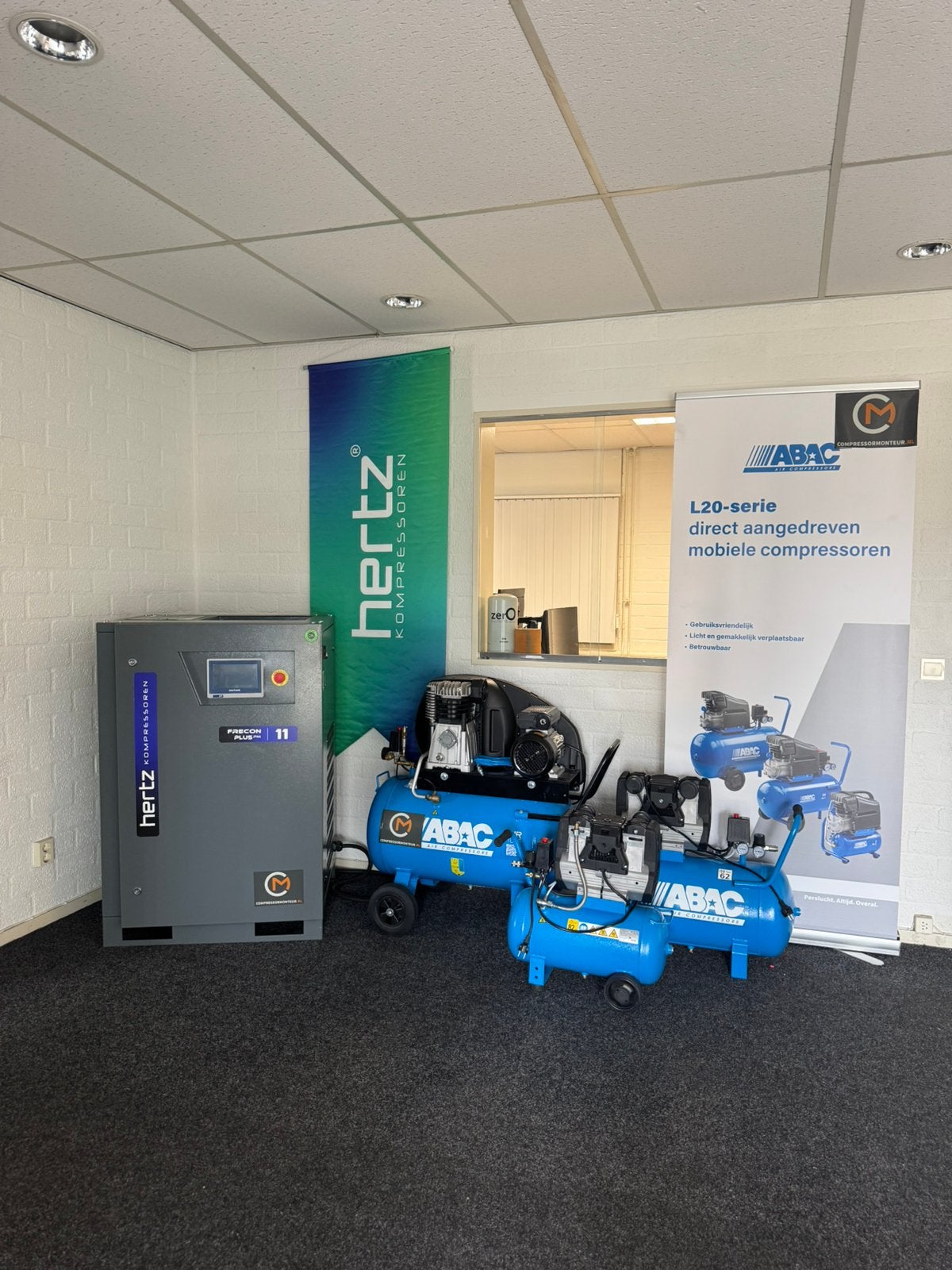 Hertz schroefcompressor van 4 kw tot 75 kw, Ophalen, 800 liter/min of meer, Nieuw, Geluidgedempt