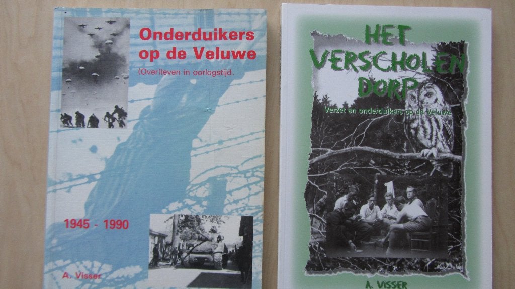 2 bkn   Onderduikers op de Veluwe + Verscholen dorp, Boeken, Ophalen of Verzenden, Zo goed als nieuw