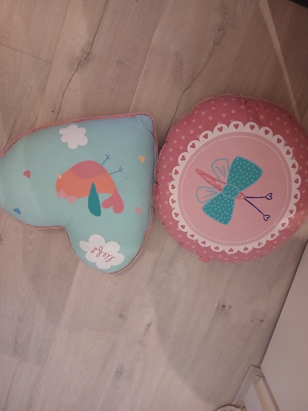 Set van 2 lief sierkussens: hart en rond, Gebruikt, Meerkleurig, Met print, Ophalen of Verzenden
