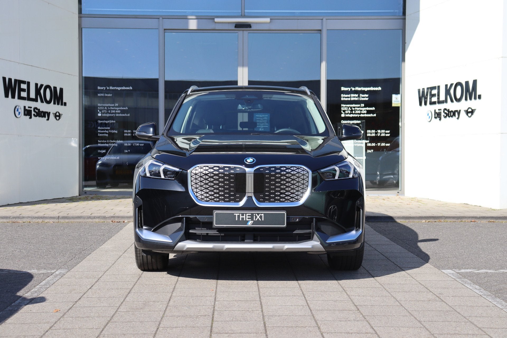 BMW iX1 eDrive20 Pure Edition / Fiscale waarde € 44.995,=, Dealer onderhouden, Zwart, Zwart, Leder