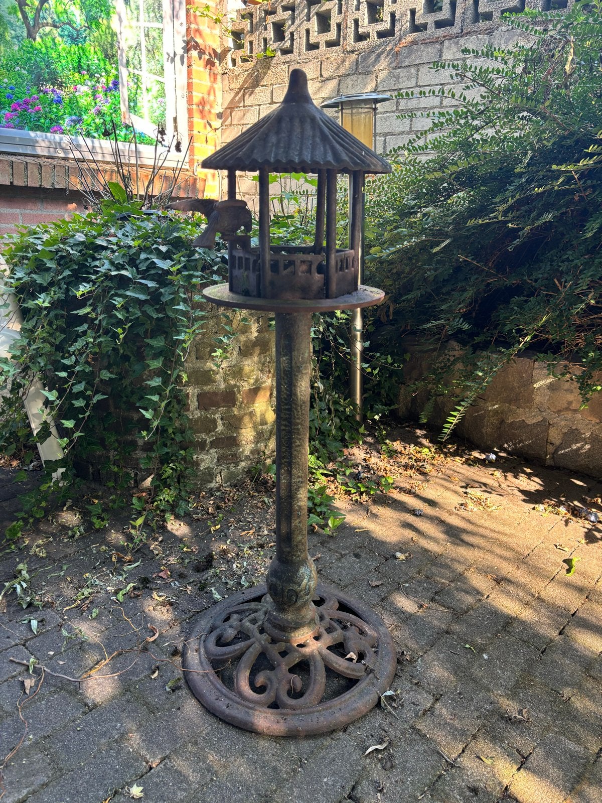 Antiek gietijzeren vogelvoederhuisje - 95 cm, Tuin en Terras, Ophalen, Gebruikt