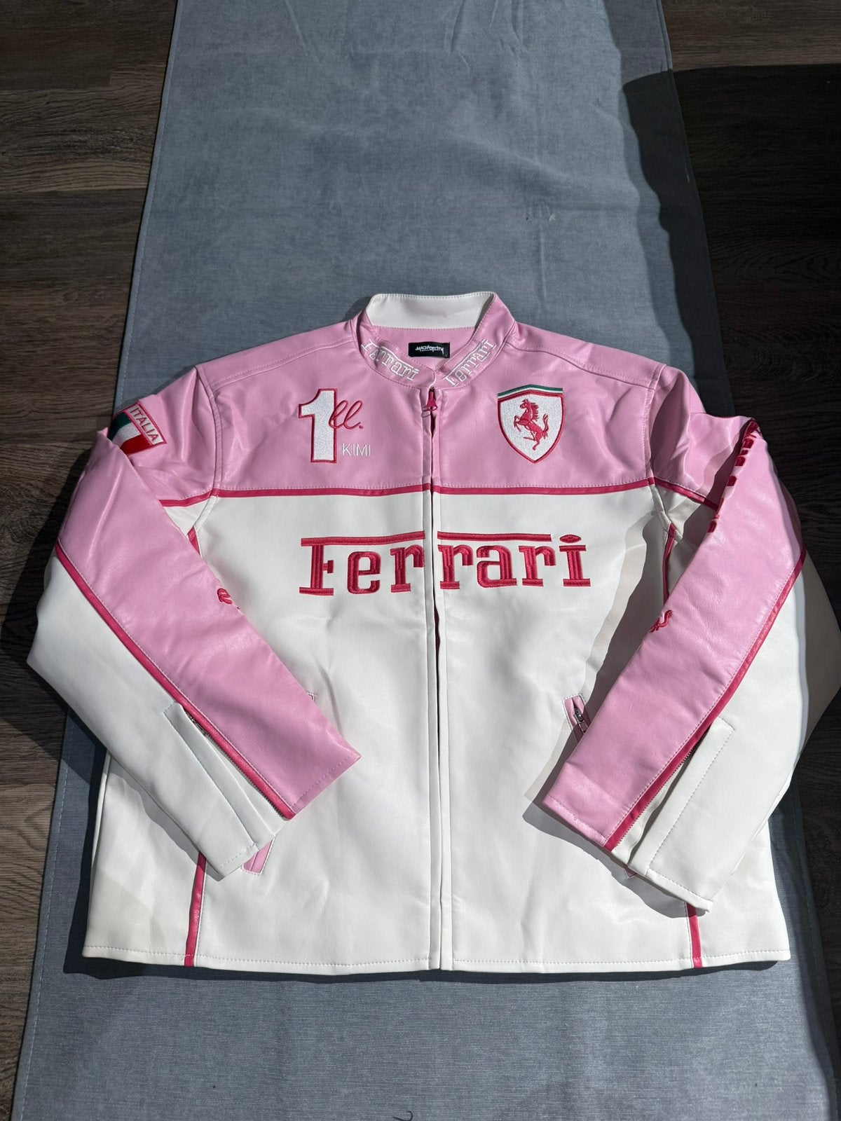 Pink Ferrari Racing Jas (Maat L) Leder Look Edition, Ophalen of Verzenden, Zo goed als nieuw, Maat 52/54 (L), Roze