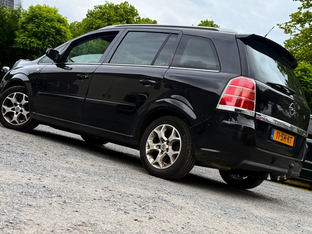 Opel Zafira 2.2 EXECUTIVE AUTOMAAT! 7PERS/LEDER/PDC/TREKHAAK, Automaat, Gebruikt, Zwart, 4 cilinders