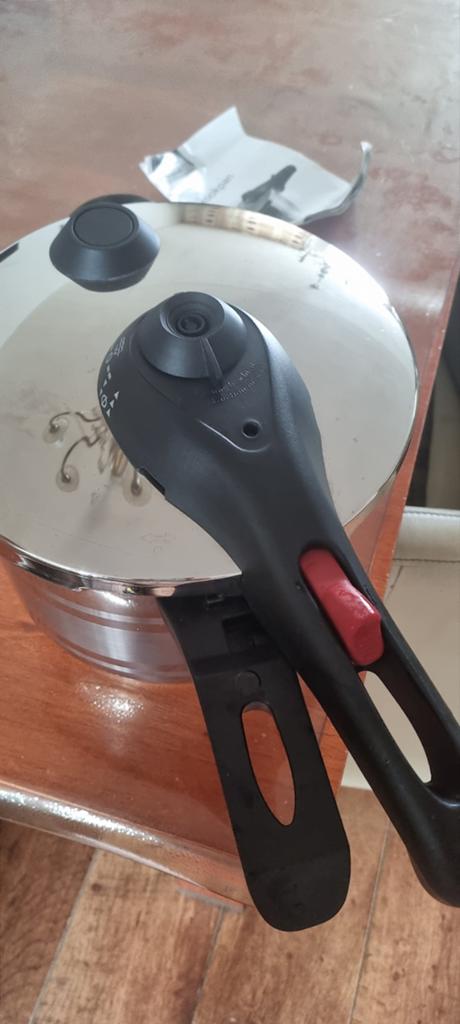 Snelkookpan 6 liters, Ophalen of Verzenden, Zo goed als nieuw, Overige materialen