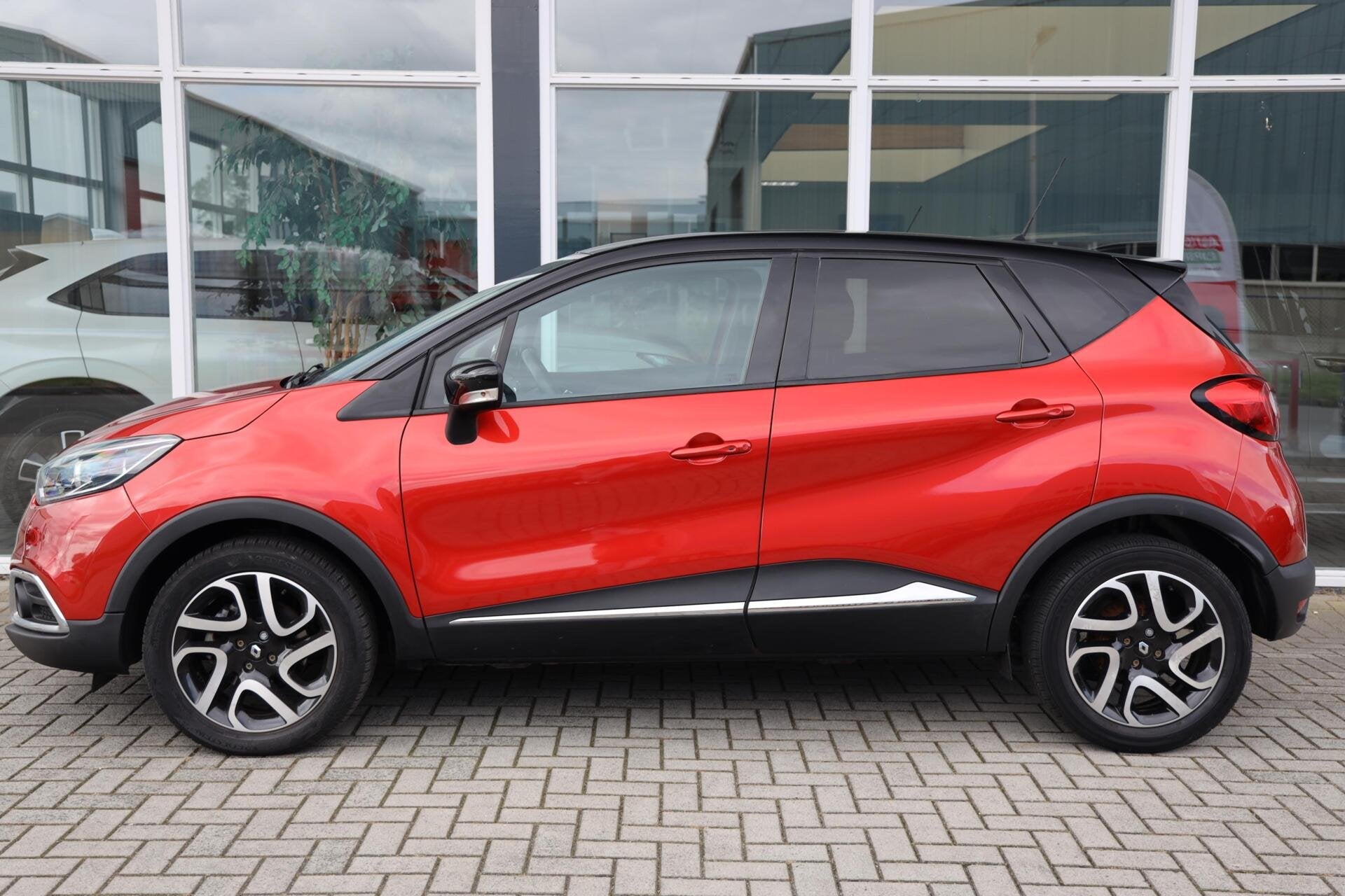 Renault Captur 1.2 TCe Xmod | Automaat | Leer | 59000km |, Auto's, 4 cilinders, 19 km/l, SUV of Terreinwagen, 1159 kg