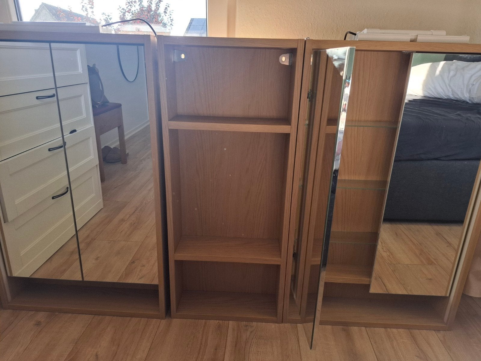 IKEA FAXÄLVEN Spiegelkast met verlichting en HAGAÅN kast